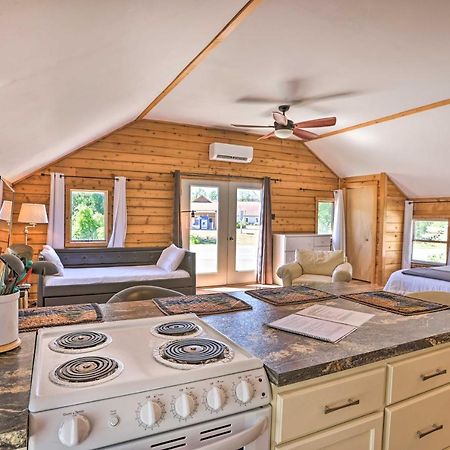 Quaint Studio With Shared Beach Walk To Suttons Bay Екстериор снимка