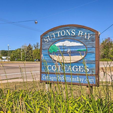 Quaint Studio With Shared Beach Walk To Suttons Bay Екстериор снимка
