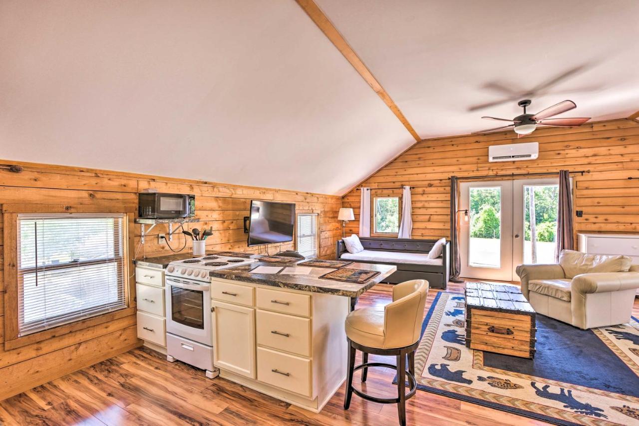 Quaint Studio With Shared Beach Walk To Suttons Bay Екстериор снимка