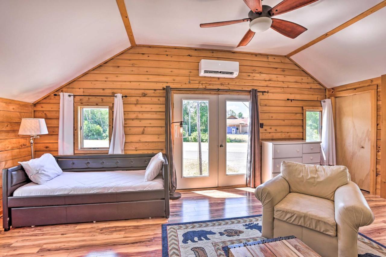 Quaint Studio With Shared Beach Walk To Suttons Bay Екстериор снимка
