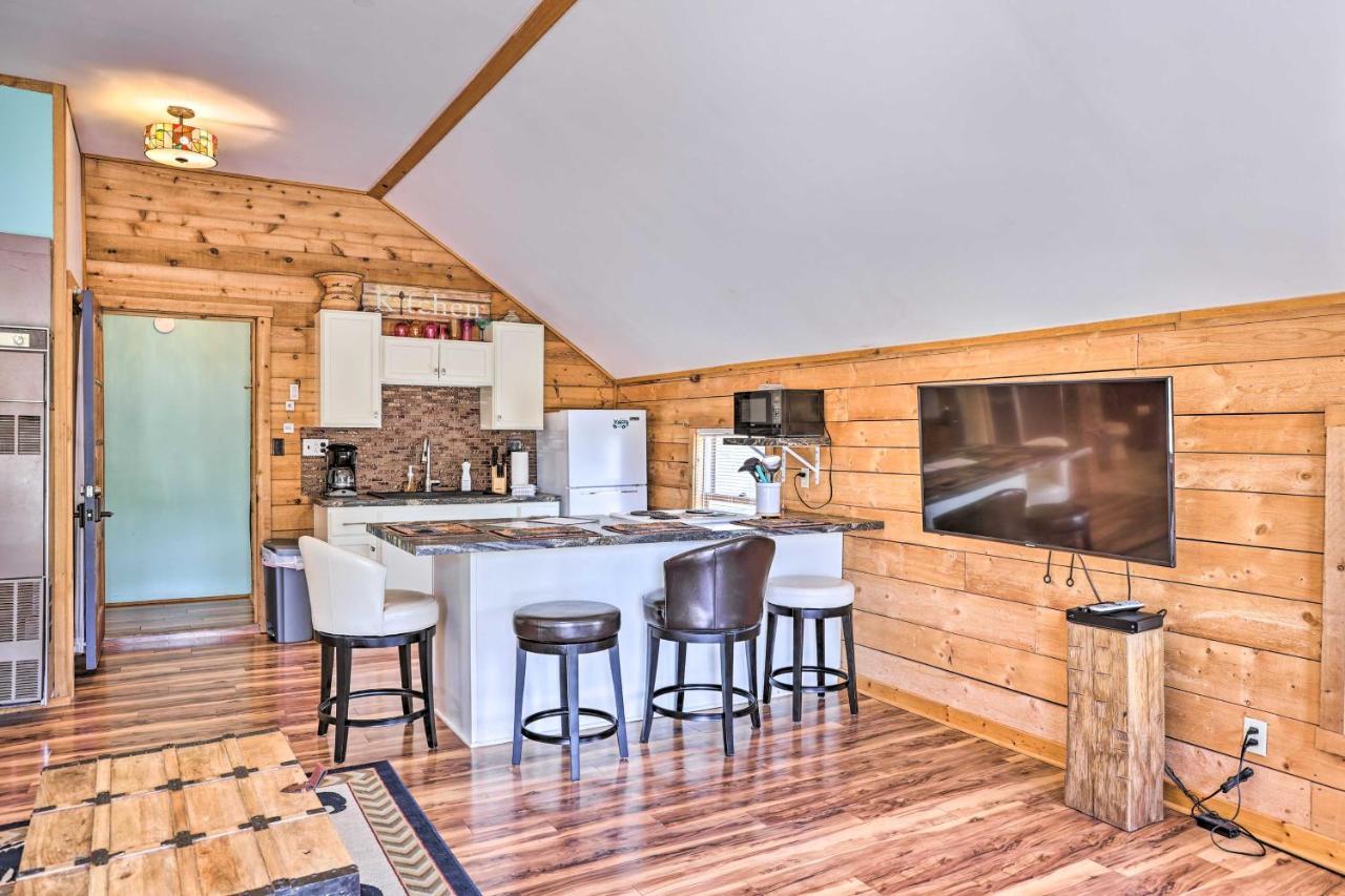 Quaint Studio With Shared Beach Walk To Suttons Bay Екстериор снимка