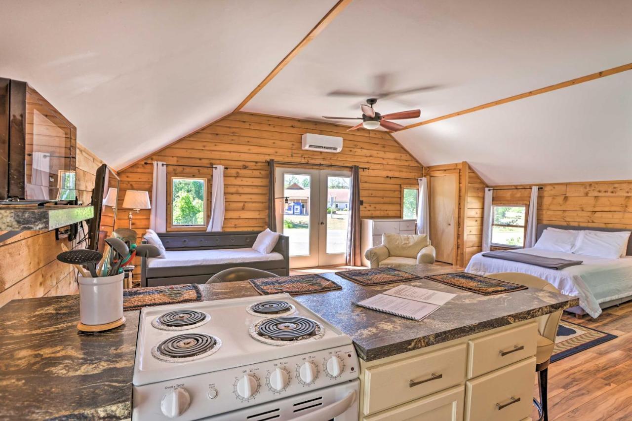 Quaint Studio With Shared Beach Walk To Suttons Bay Екстериор снимка